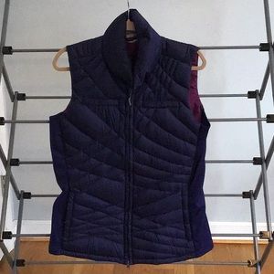 Athleta vest, Navy w Magenta, stretch sides, high neck